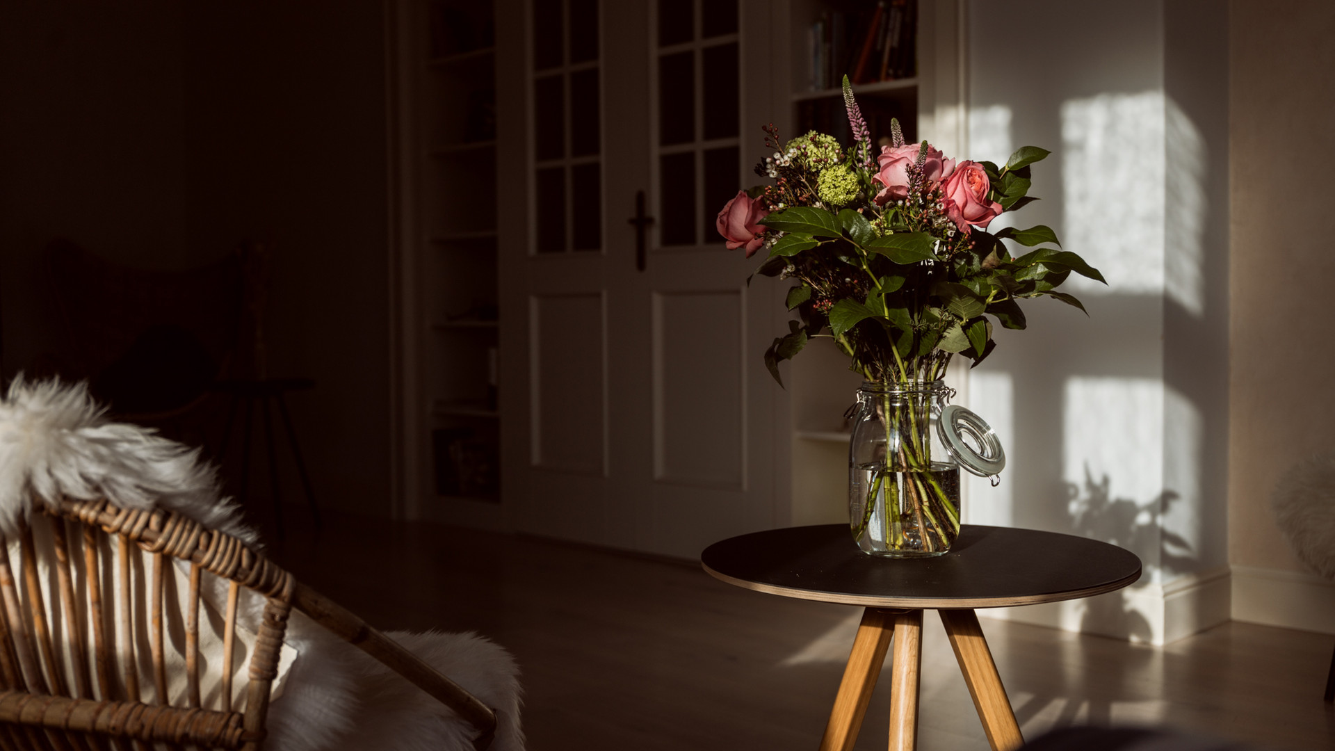 apartmá za zarcadlem
